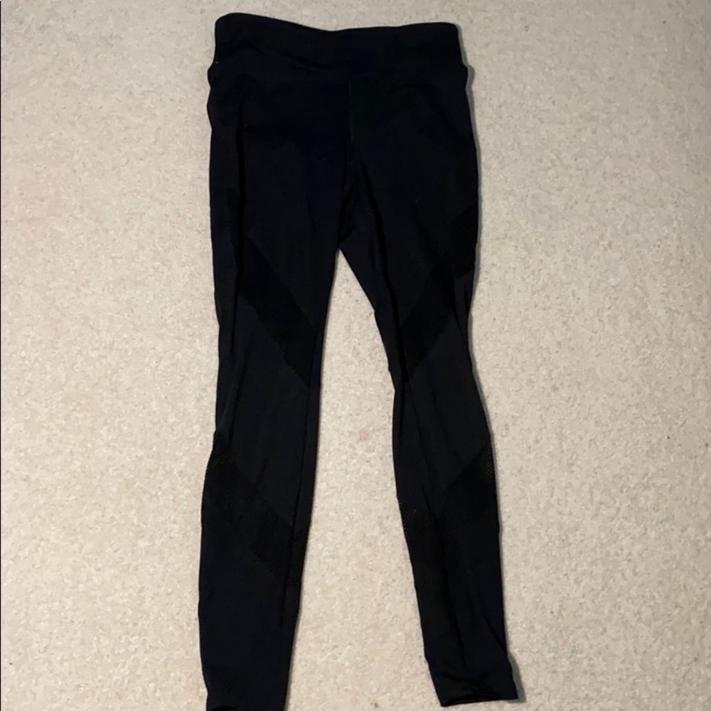 detailed mesh leggings